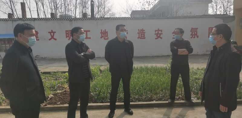 固始縣交通運輸局總工汪幼峰一行到公司第三方檢測試驗室檢查指導(dǎo)工作