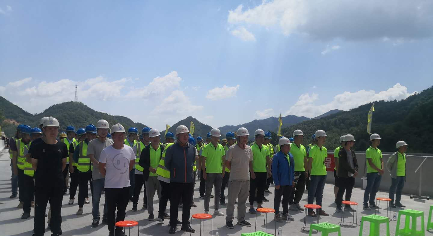 監(jiān)理公司鄭西高速堯欒段項目“白云山隧道”全線貫通 監(jiān)理公司鄭西高速堯欒段項目“白云山隧道”全線貫通